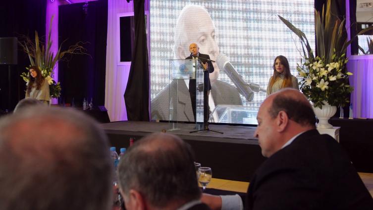 Lifschitz: “Feliz Día de la Industria Nacional”