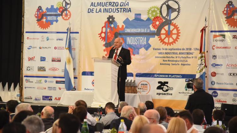 “Nuestro gobierno está al lado de la industria”