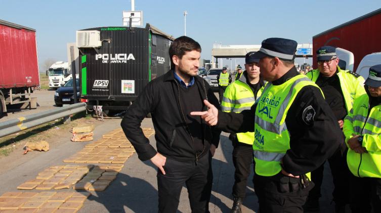 Secuestran 392 kg de droga en Autopista Rosario-Córdoba