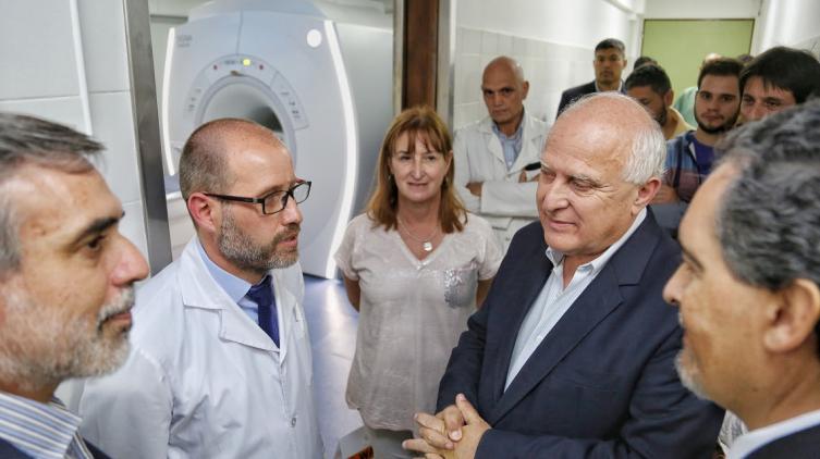 El gobernador inauguró moderno equipamiento en el Hospital Cullen
